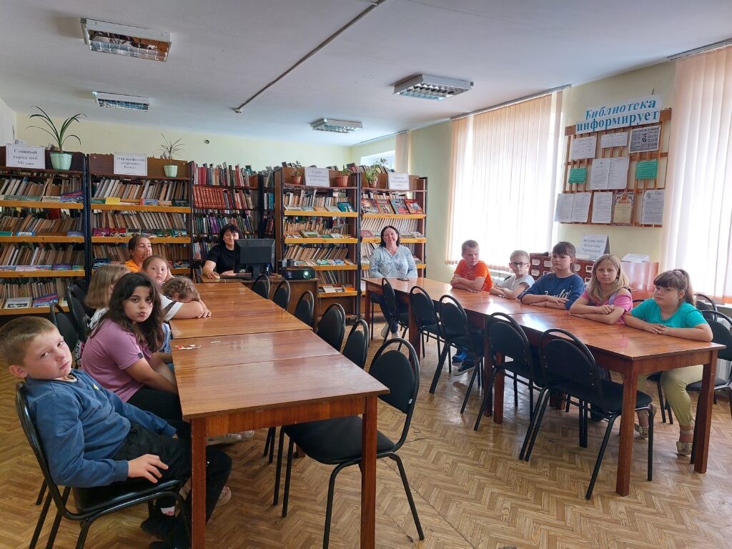 Для мглинских школьников провели час экологии «Загрязнение планеты пластиковыми отходами»