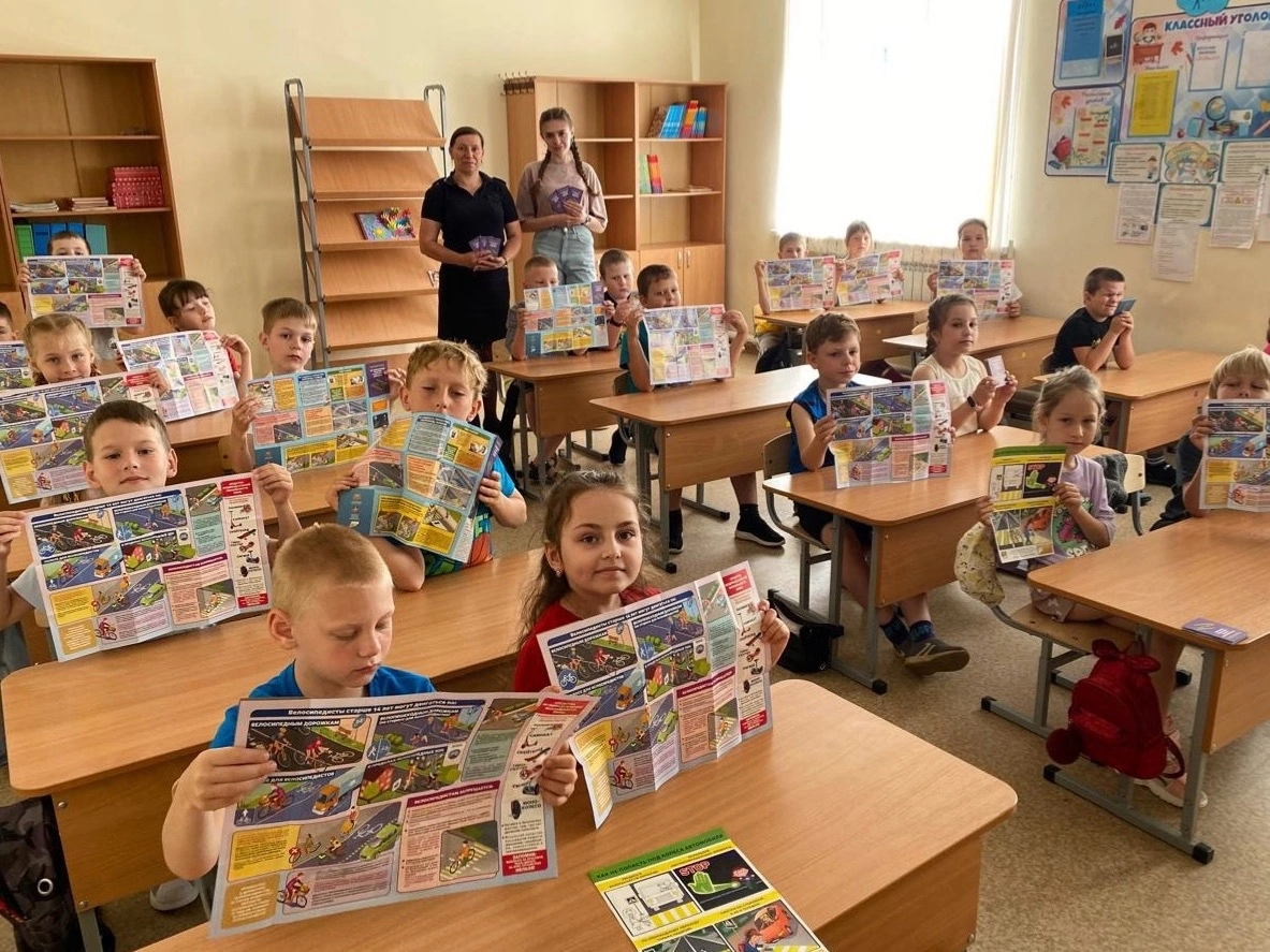 Сотрудники Госавтоинспекции встретились с мглинскими школьниками