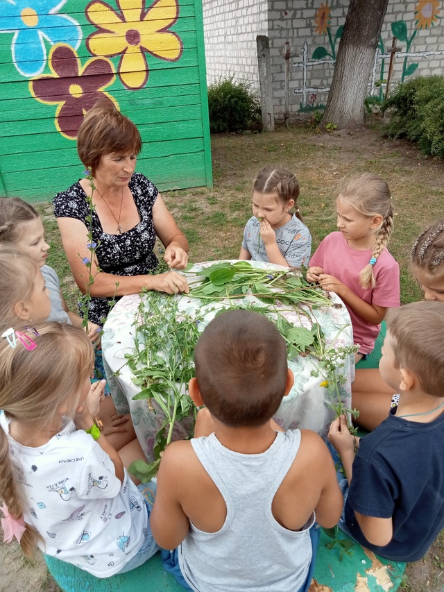 Воспитанникам Мглинского детского сада №1 рассказали о лекарственных растениях