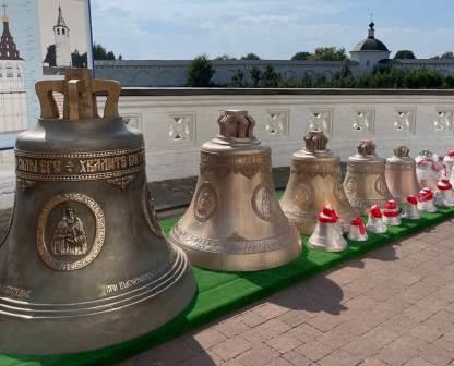 В Свенский монастырь под Брянском доставлены 17 новых колоколов