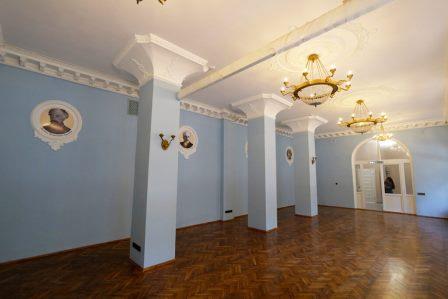 В Брянске отремонтировали библиотеку № 10