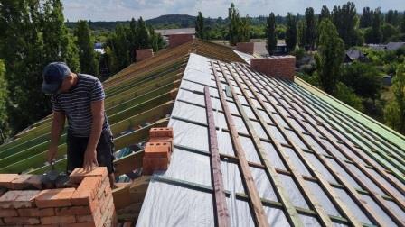 Брянские специалисты продолжают работы по восстановлению жилого фонда в ЛНР