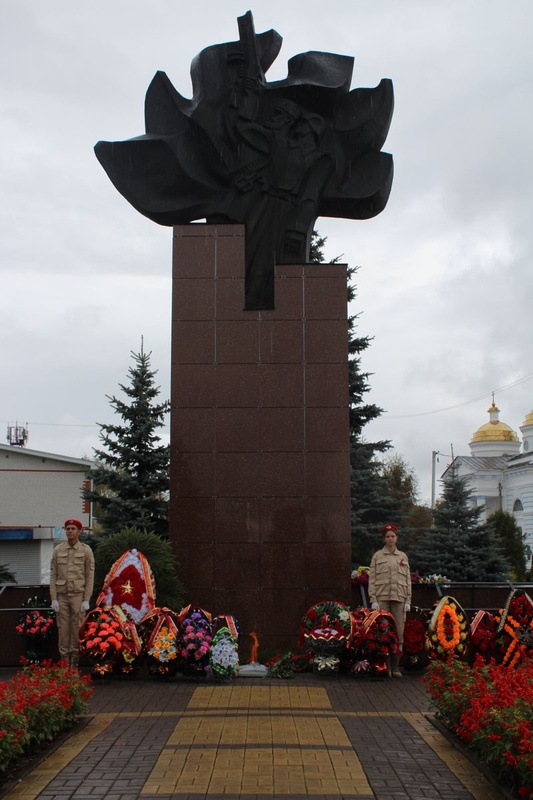 Руководители Мглинского района поздравляют с 81-ой годовщиной освобождения от немецко-фашистских захватчиков