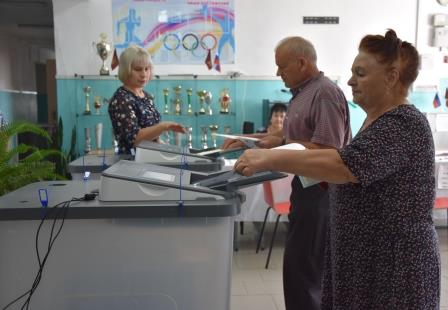 В Мглине голоса избирателей помогают подсчитывать КОИБы – автоматические комплексы