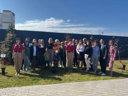 На «Аллее Героев» в Брянске прошла акция памяти погибших героев