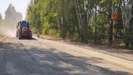 В Брянской области ремонтируют дорогу Орменка-Карповка-Маковье под Выгоничами