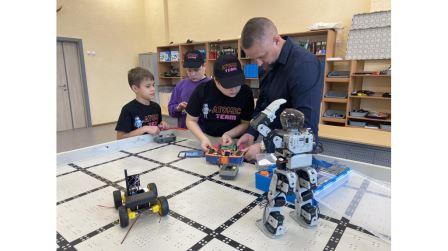 Команда брянских школьников «АТОМIС ТЕАМ» вышла в полуфинал «Битвы роботов»