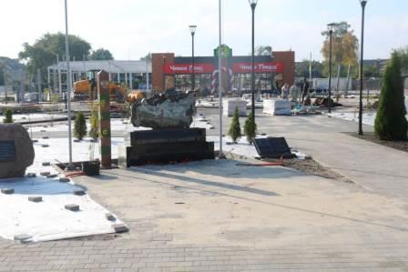 В брянском Стародубе реконструкция сквера «40 лет Победы» выходит на финишную прямую