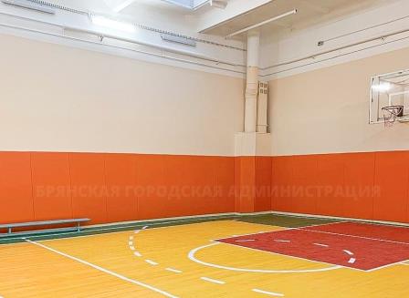 До Нового года в Брянске отремонтируют 18 школьных спортивных залов