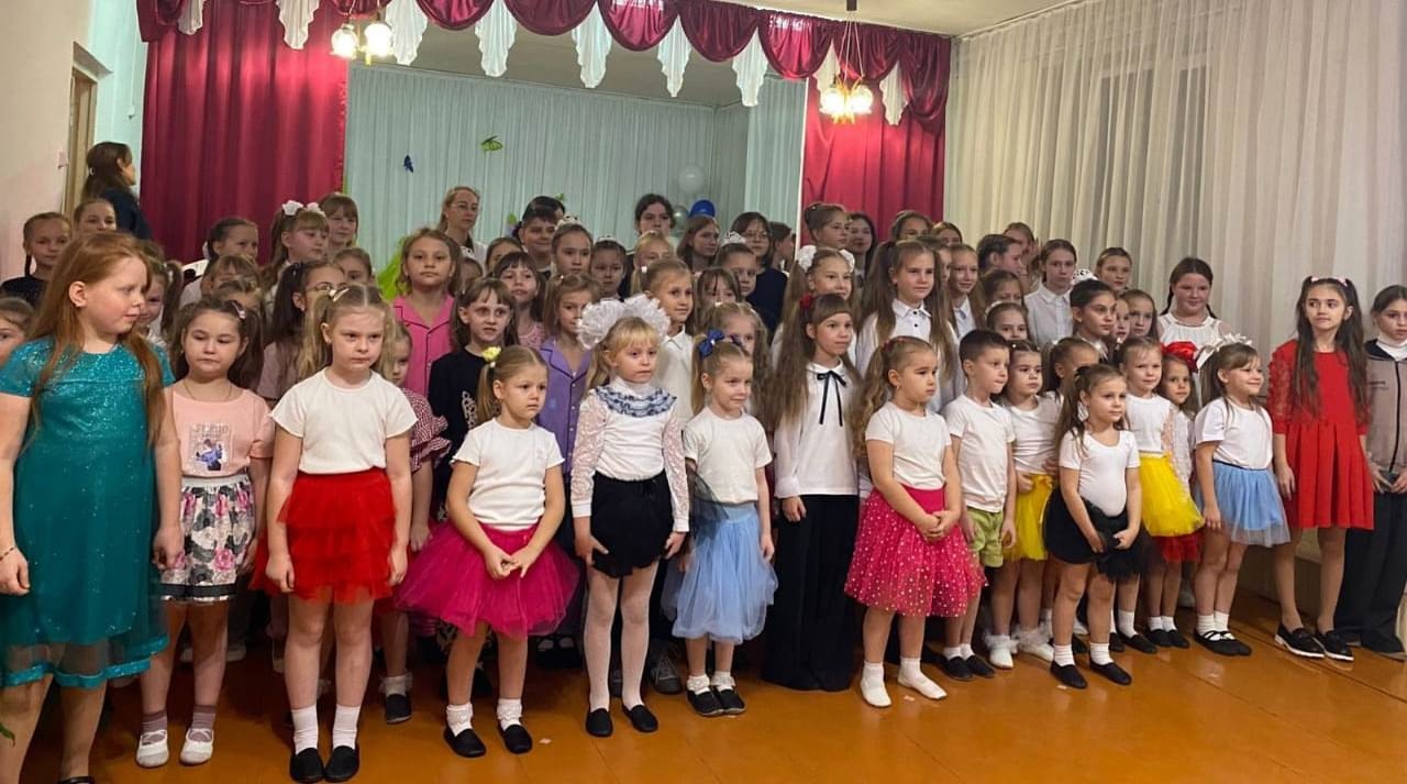 В Мглинском ЦДТ состоялся праздничный концерт