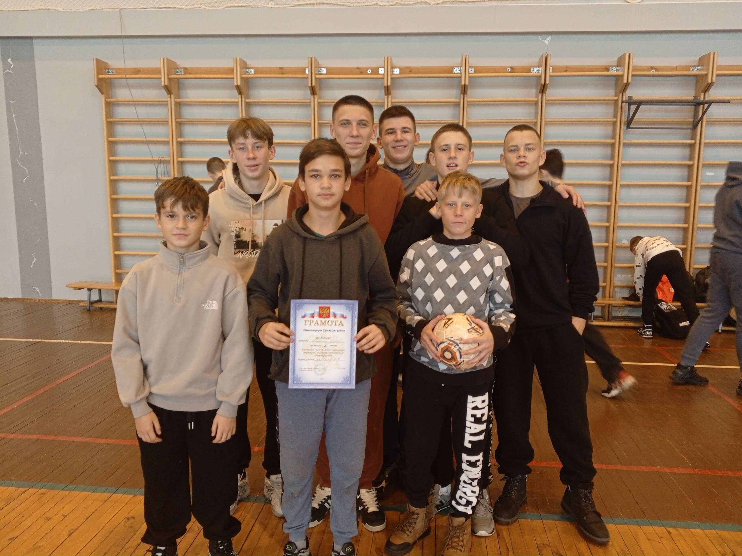 Мглинские школьники приняли участие в областных зональных соревнованиях по мини-футболу