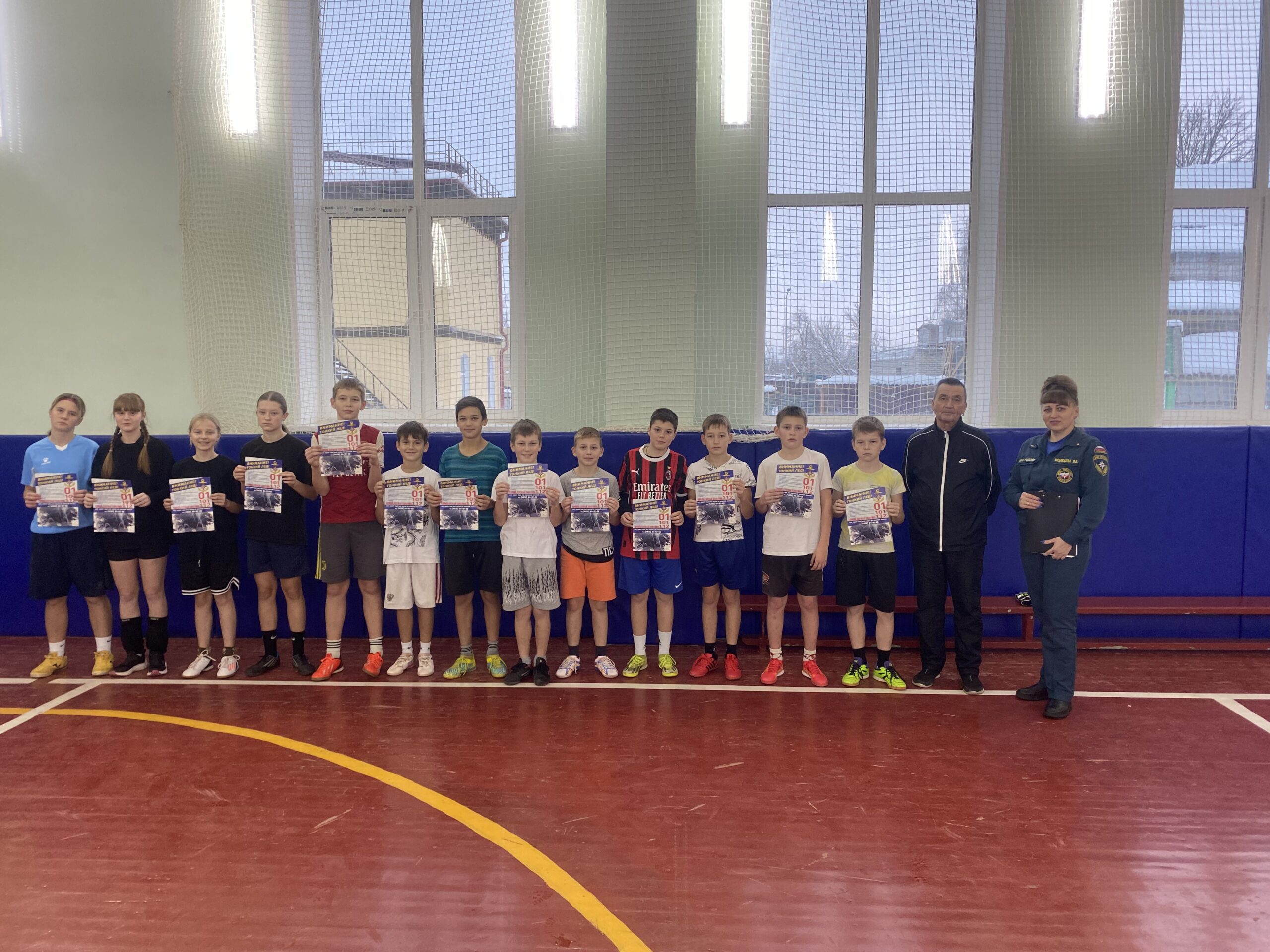 Мглинским футболистам рассказали об опасности тонкого льда