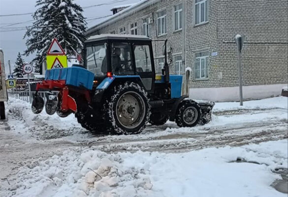В Клетнянском районе на Брянщине  продолжается очистка дорог от снега