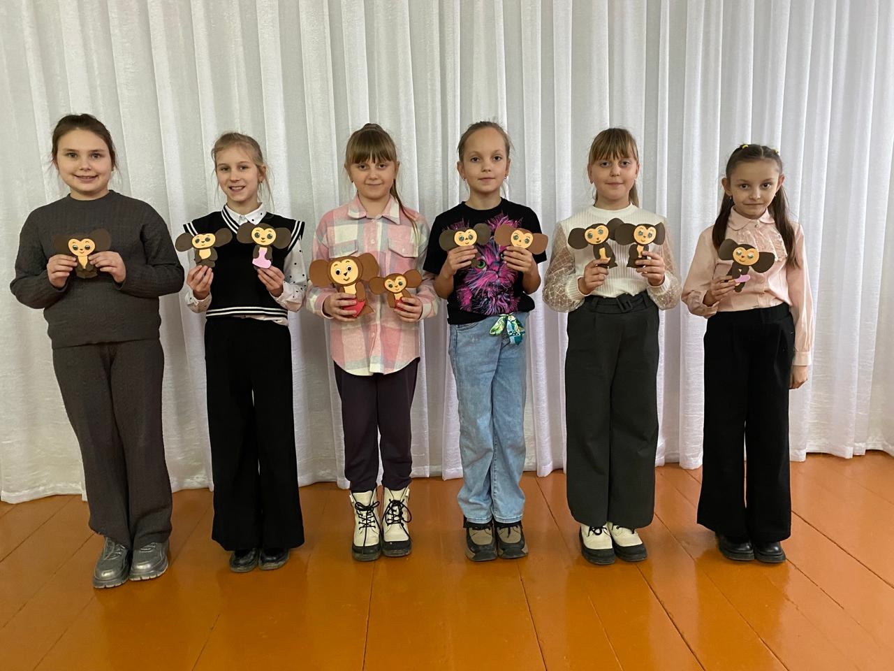 Воспитанники Мглинского Центра детского творчества для участников спецоперации своими руками сделали талисманы