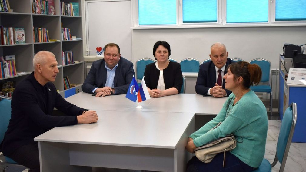 Суражский район Брянщины  посетил глава комитета Госдумы по физкультуре и спорту Олег Матыцин