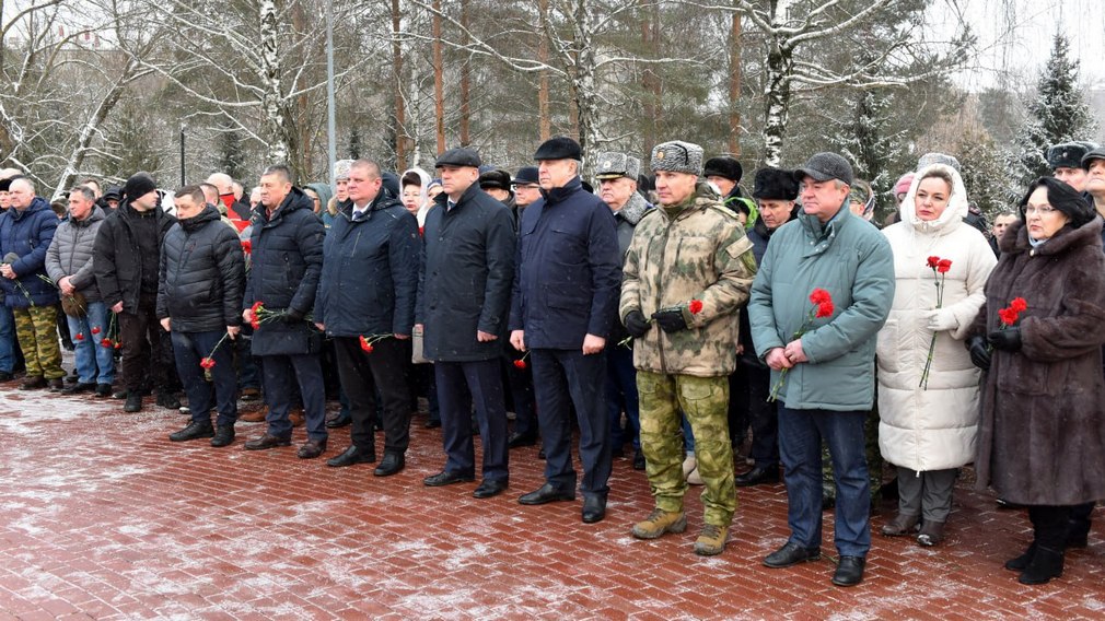Александр Богомаз выразил дань уважения воинам-интернационалистам
