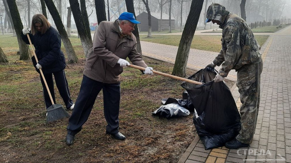 Брянцы вышли на первый общеобластной субботник