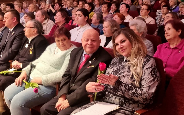 В Городском доме культуры Советского района Брянска прошел концерт, посвященный Международному женскому дню