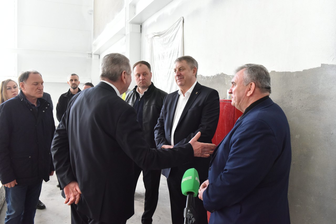 В брянском Брасово готовится к сдаче ФОК с бассейном