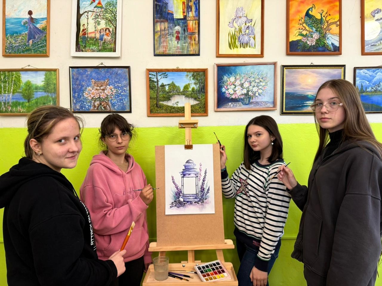 Воспитанницы Мглинского Центра детского творчества — победители конкурса «Весенняя палитра»