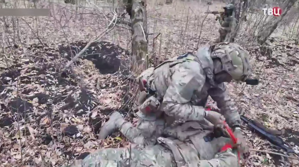 Брянский рядовой Пузанов под обстрелами ВСУ вынес на себе раненого товарища