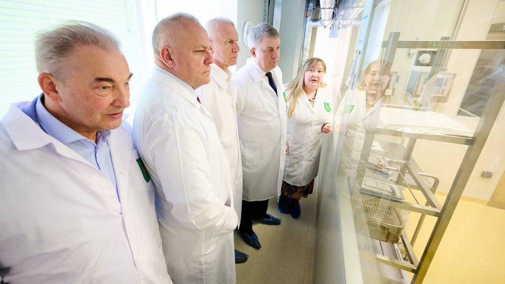 Депутаты Госдумы посетили брянскую производственную площадку ФГУП «Эндофарм»