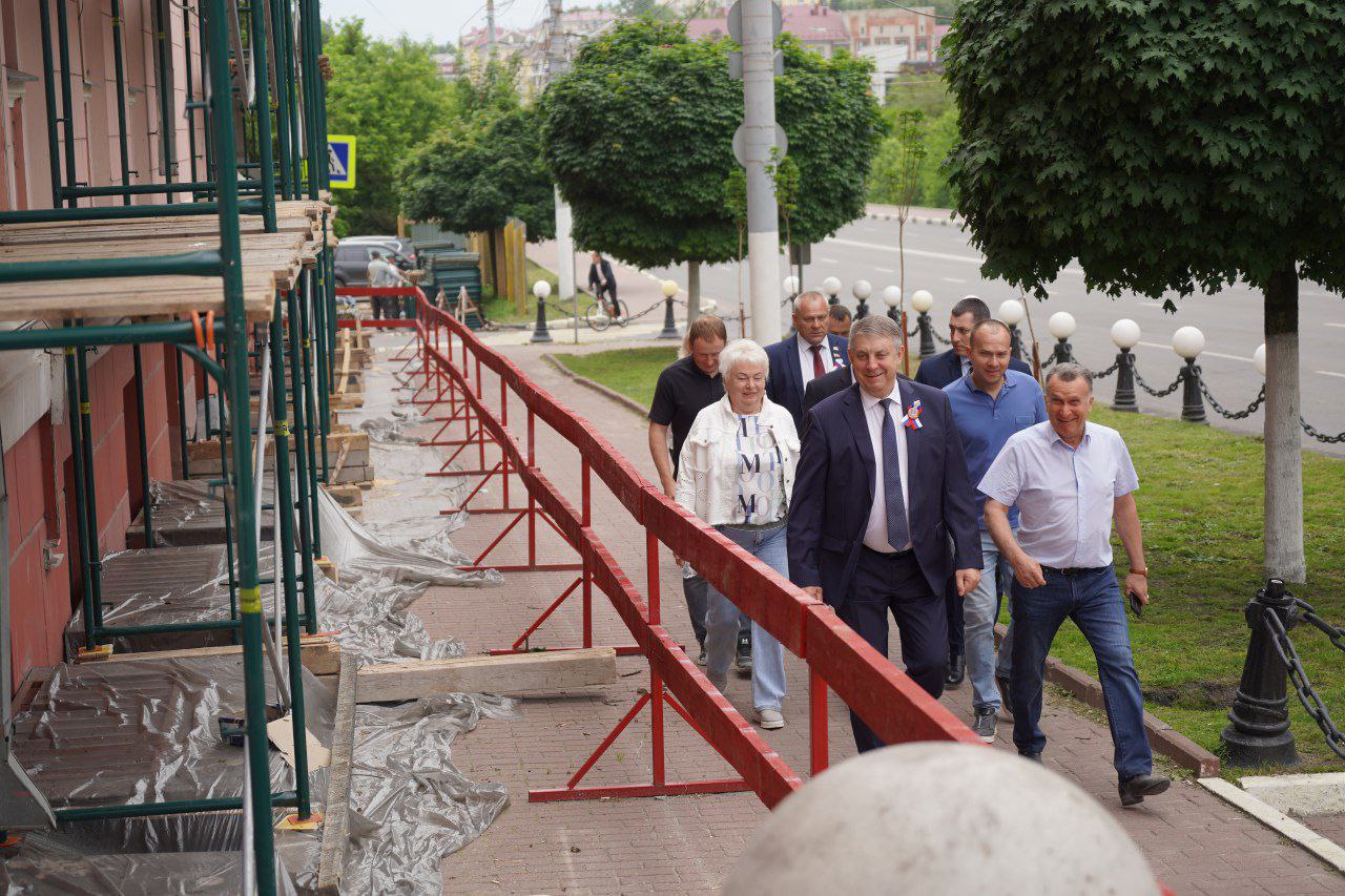 Губернатор Брянской области Александр Богомаз провел рабочее совещание в филиале Сеченовского медуниверситета