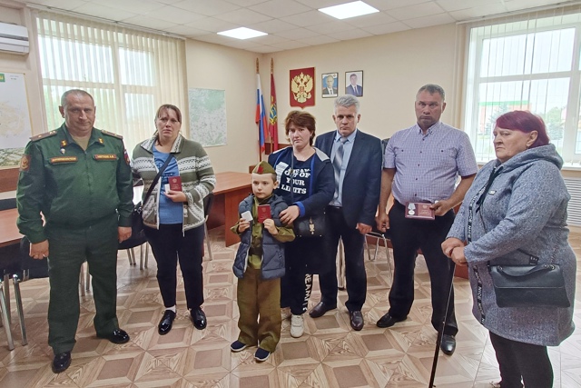 В администрации Мглинского района вручены государственные награды родственникам погибших участников  спецоперации