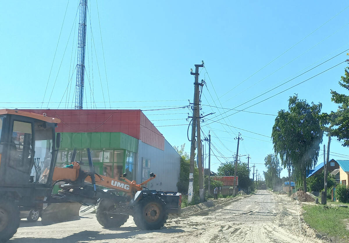 В брянской Жуковке готовят к асфальтированию улицу Первомайскую