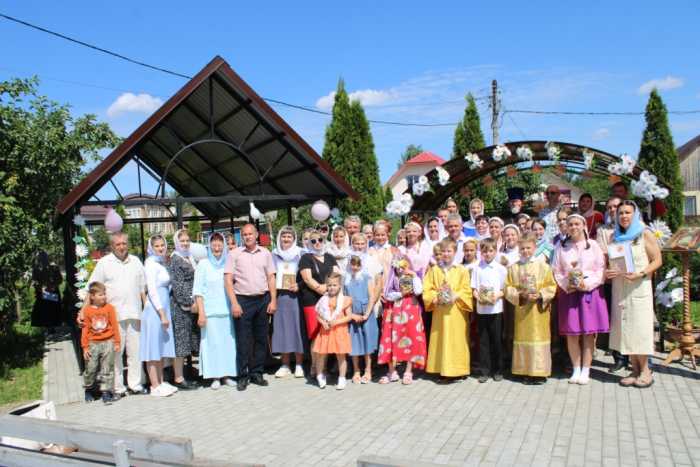 В Успенском храме г. Мглина прошел праздник, посвященный Дню семьи, любви и верности