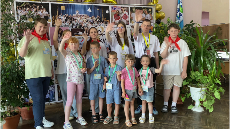 Клинцовская школа имени Герцена на Брянщине с фондом «Добрый журавлик» провела фестиваль «Вместе»