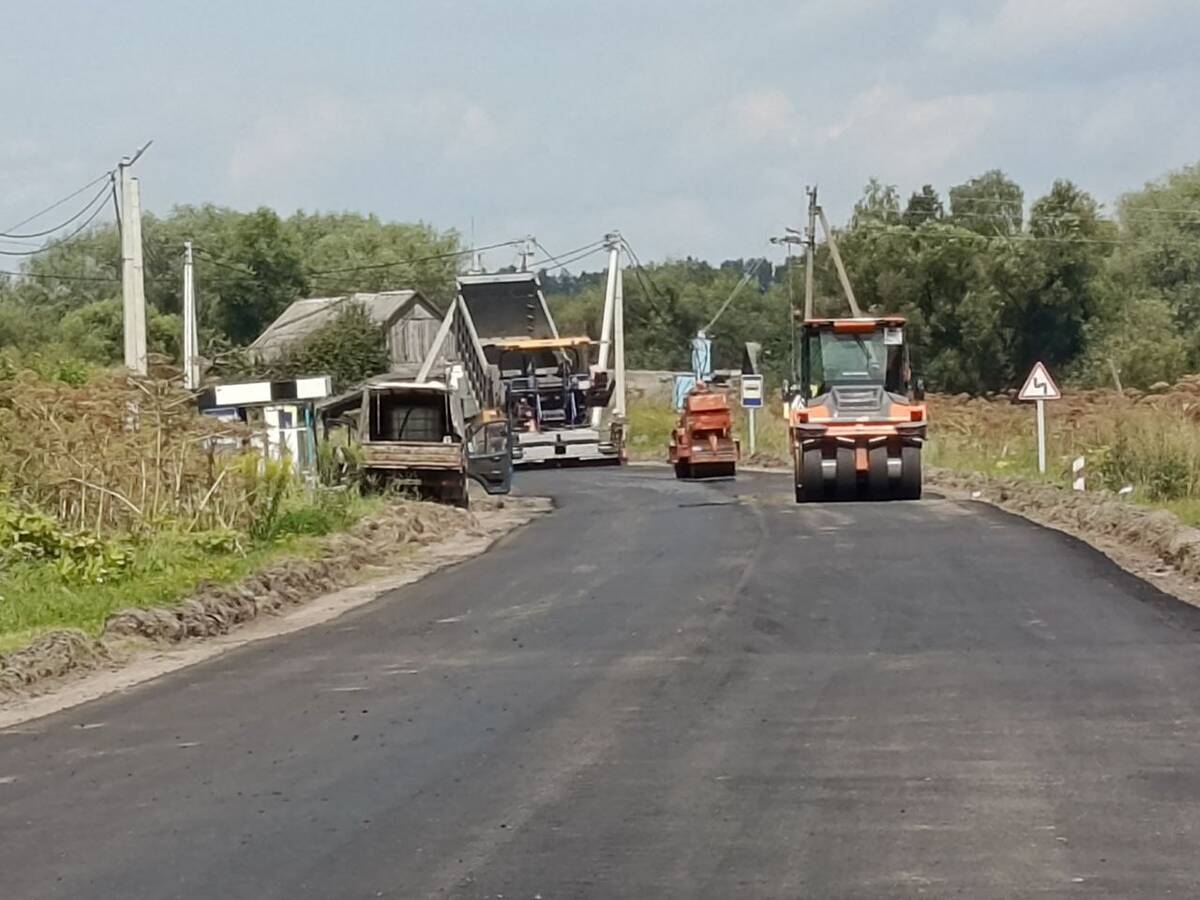В Брасовском районе Брянской области обновили участки дороги Локоть-Кретово-Хотеева
