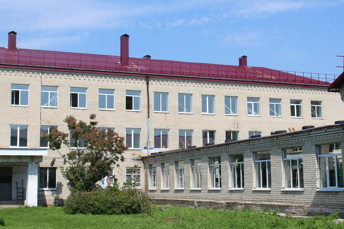 В Комаричской школе на Брянщине продолжается капитальный ремонт