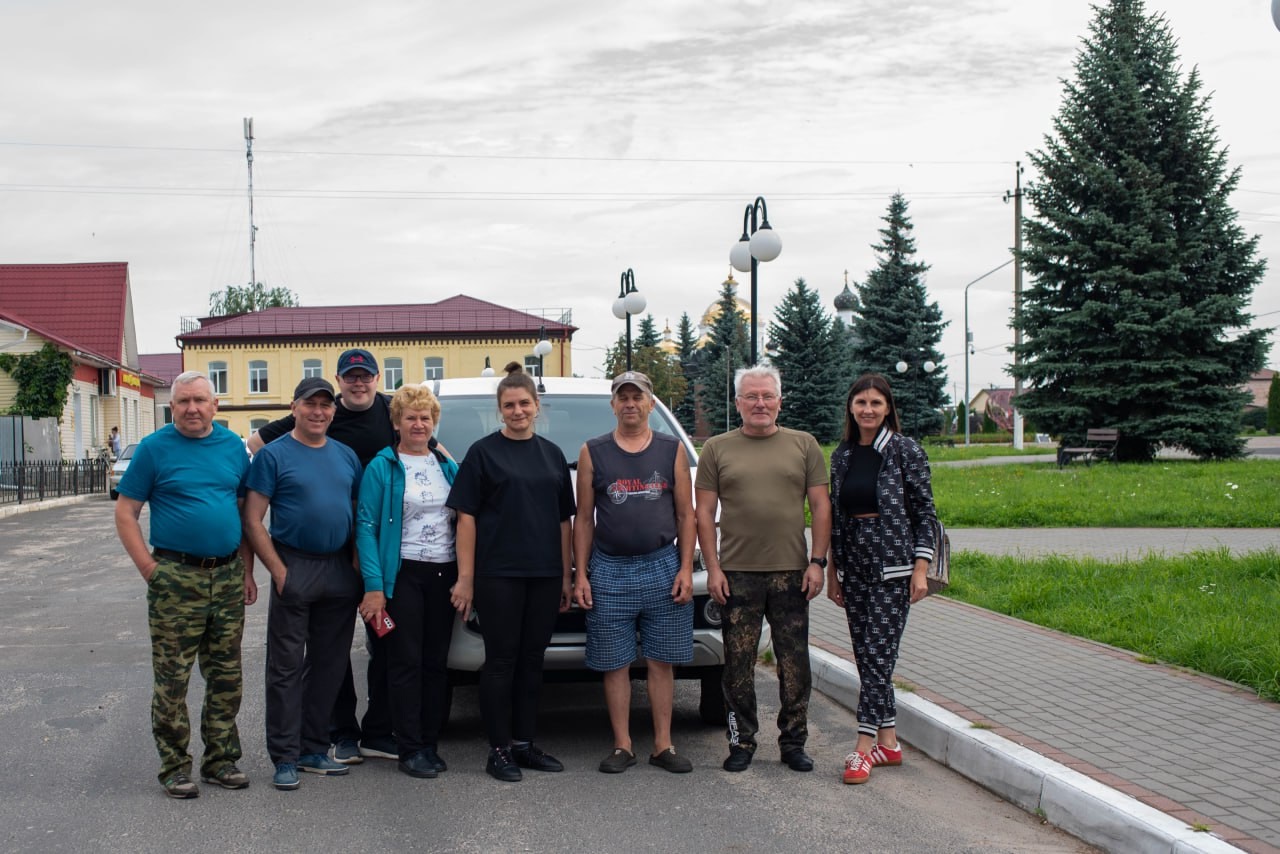 В Мглинском районе сотрудники суда и судебного участка благоустроили территорию полуразрушенного храма в с. Разрытое