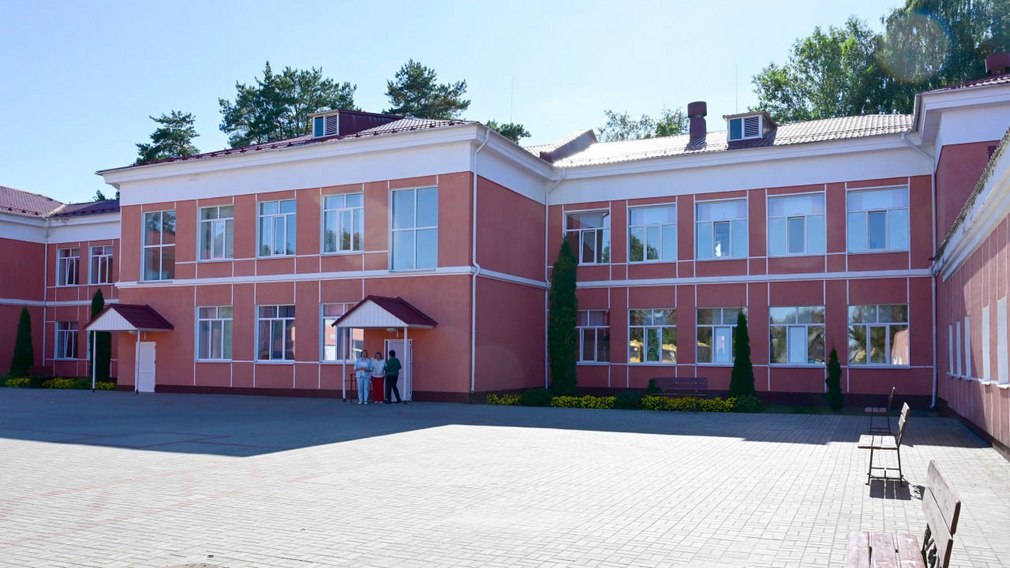 В Унече на Брянщине школа № 5 отметила свой 90-летний юбилей