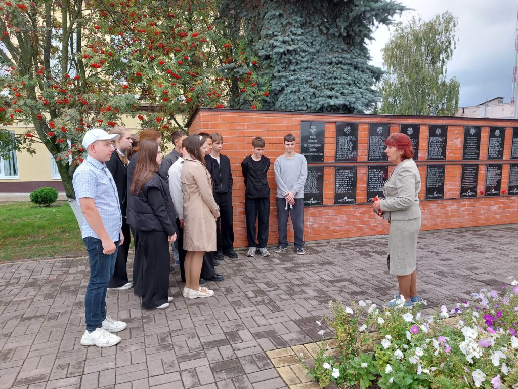 Для мглинских школьников провели час краеведения «Годы, опалённые войной»