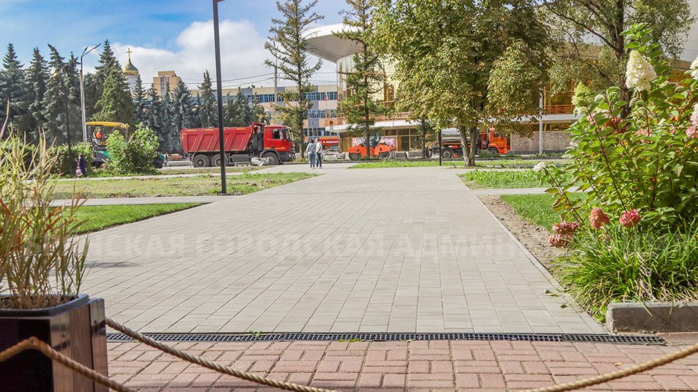 В Брянске ремонт площади Октябрьской революции завершат ко Дню города