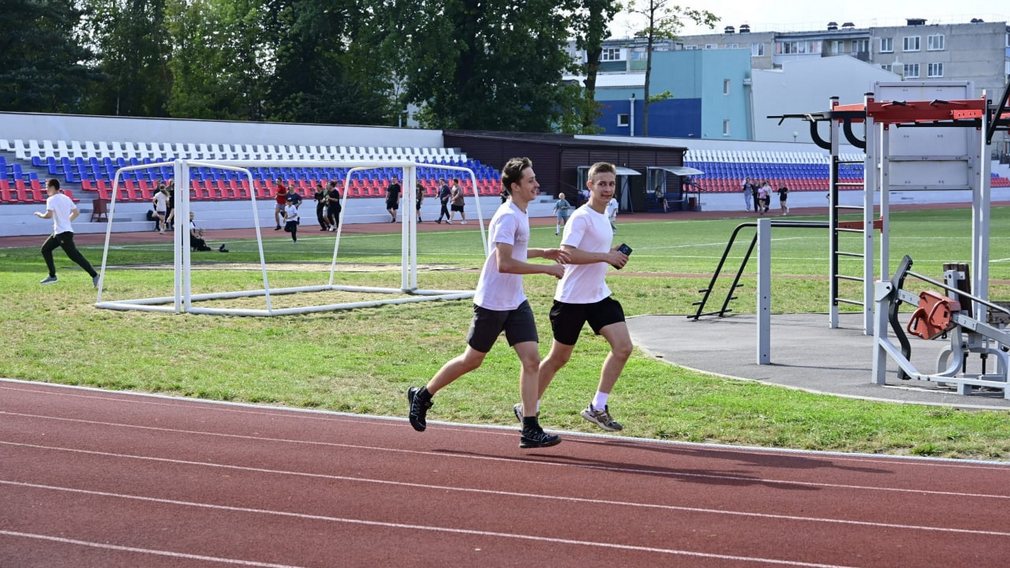 На новозыбковском стадионе «Труд» на Брянщине проходят тренировки, соревнования, матчи