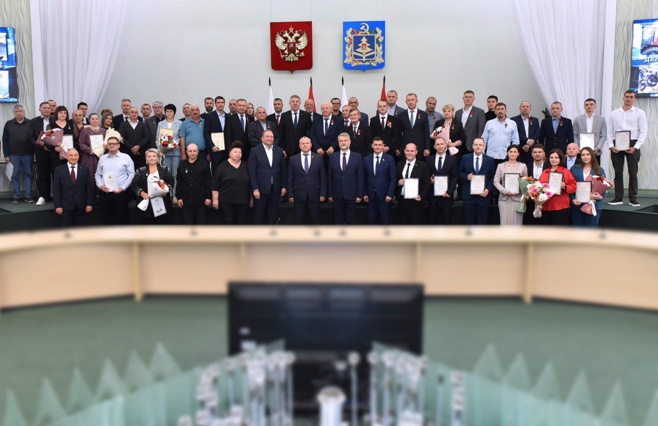 В Брянске поздравили сотрудников и ветеранов машиностроительной отрасли