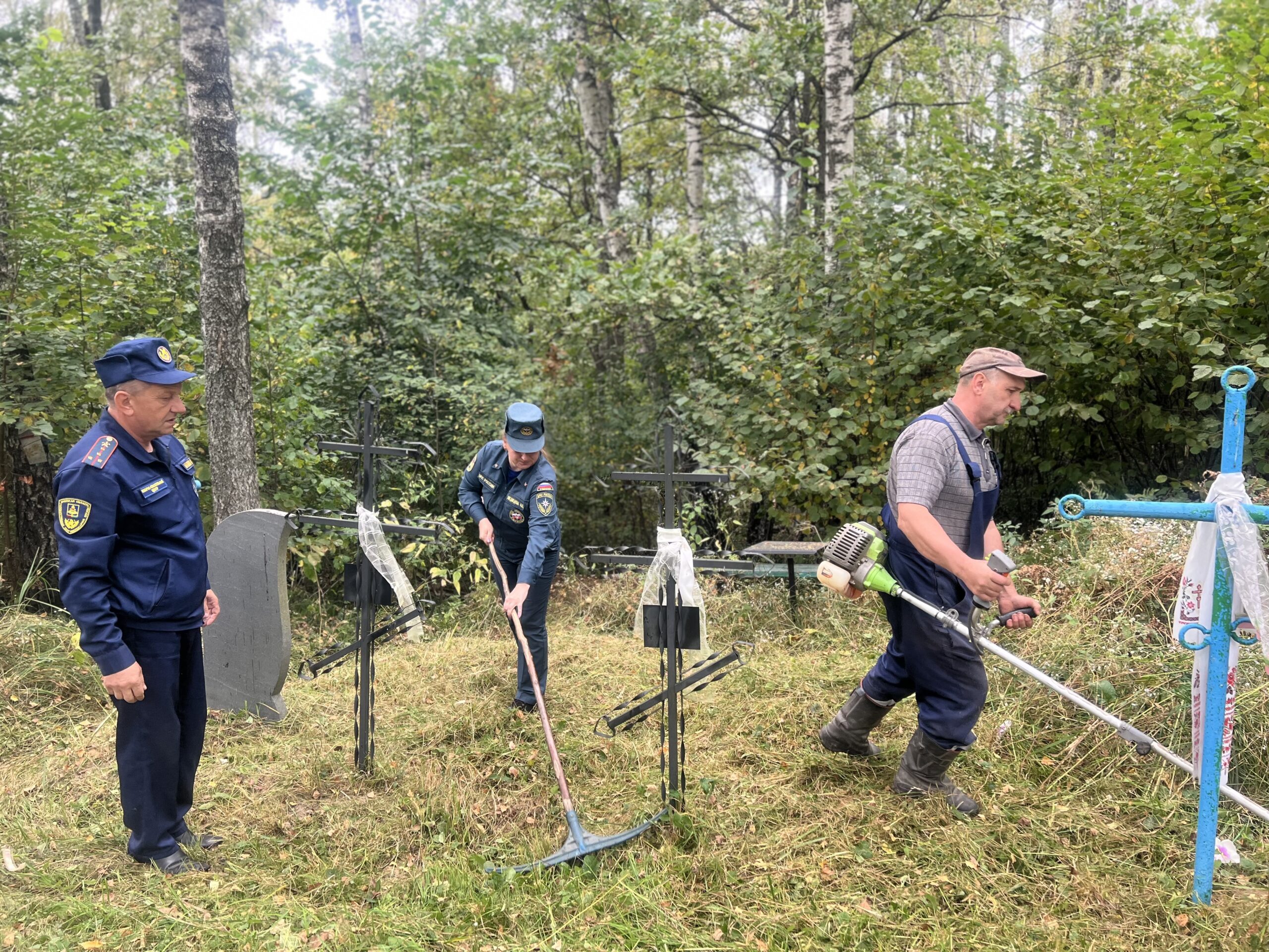 Пожарные г. Мглина и сотрудники ОНДПР по мглинскому району принимают активное участие в месячнике «Сухая трава»