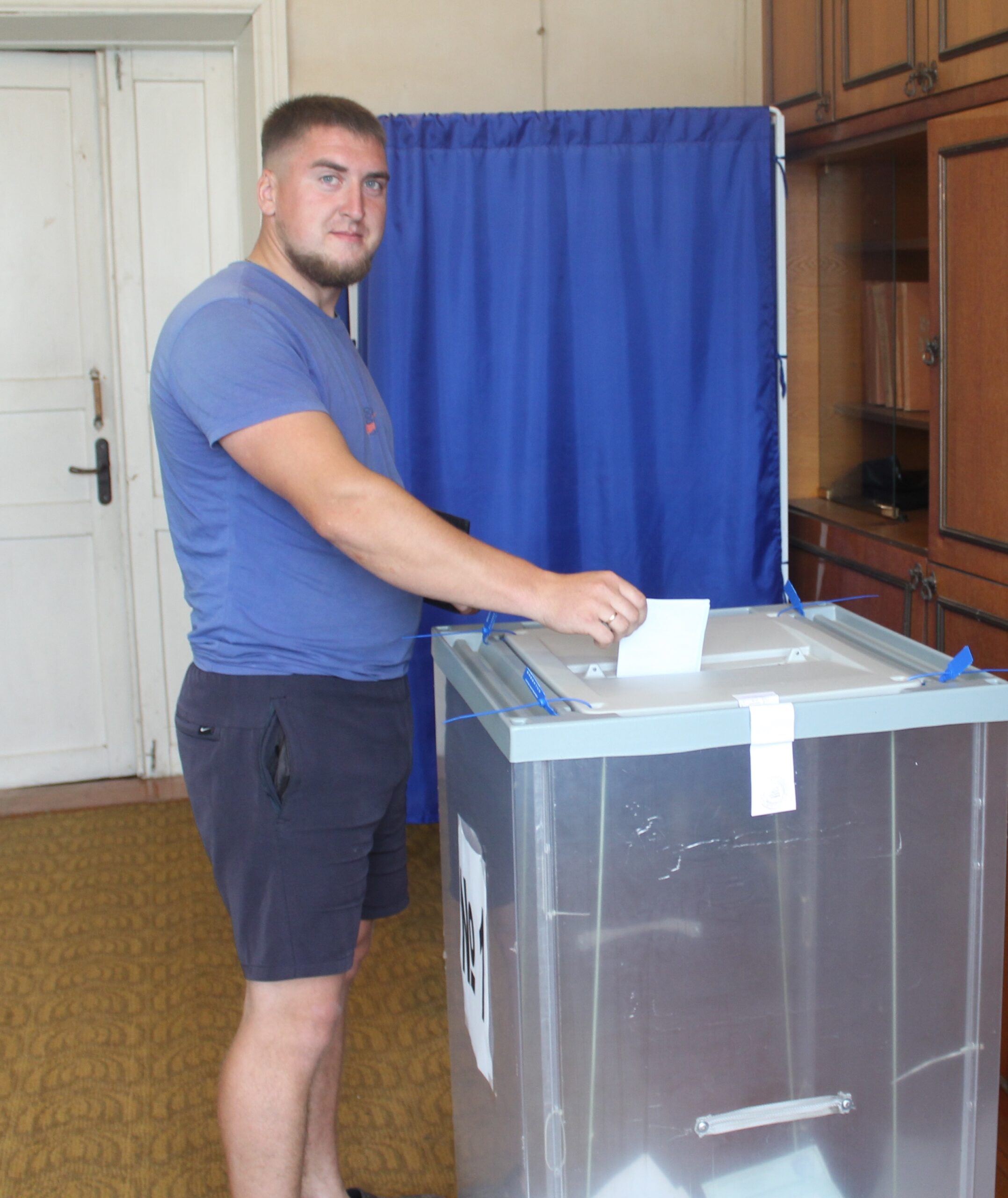 В селах Мглинского района голосуют молодые избиратели