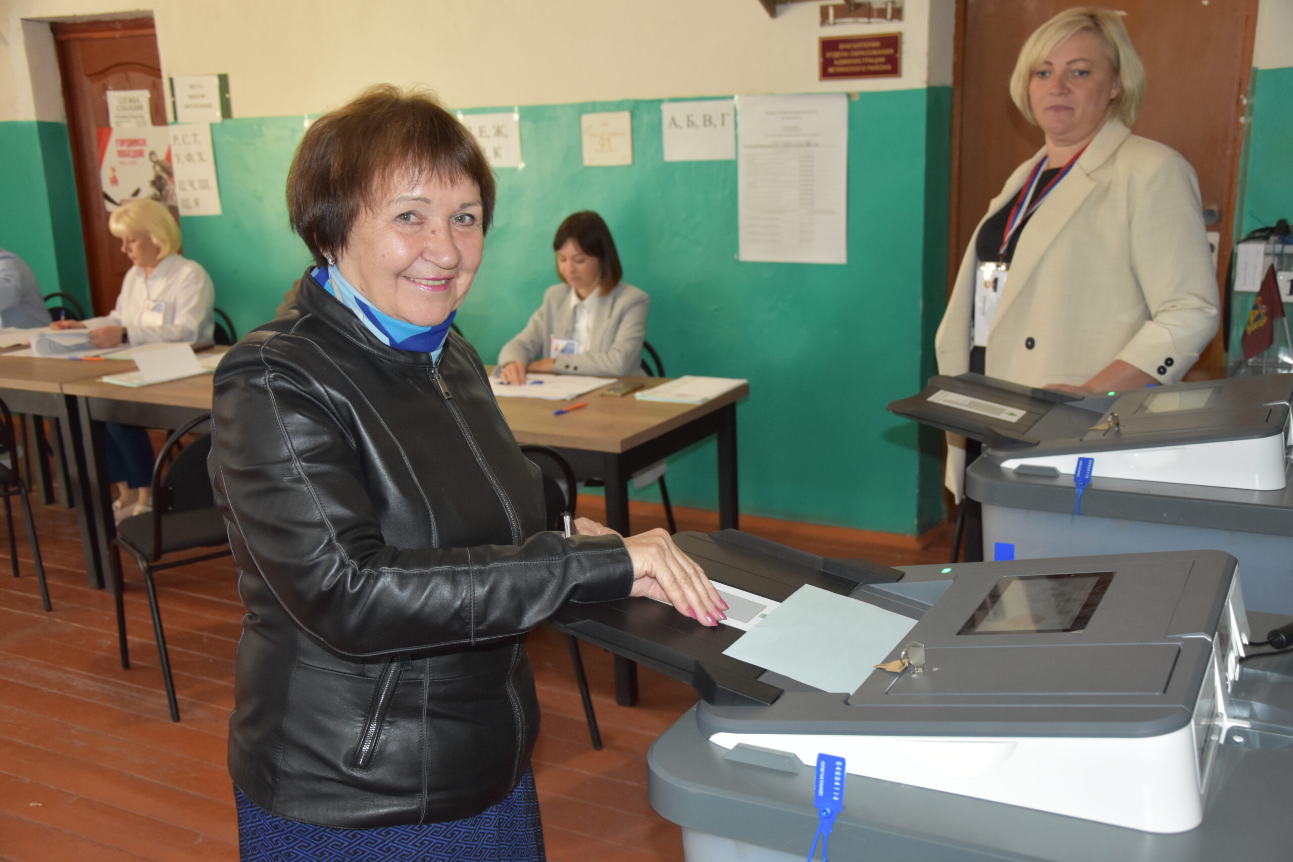 Председатель Мглинского Совета ветеранов Валентина Ушакова проголосовала на выборах Губернатора Брянской области