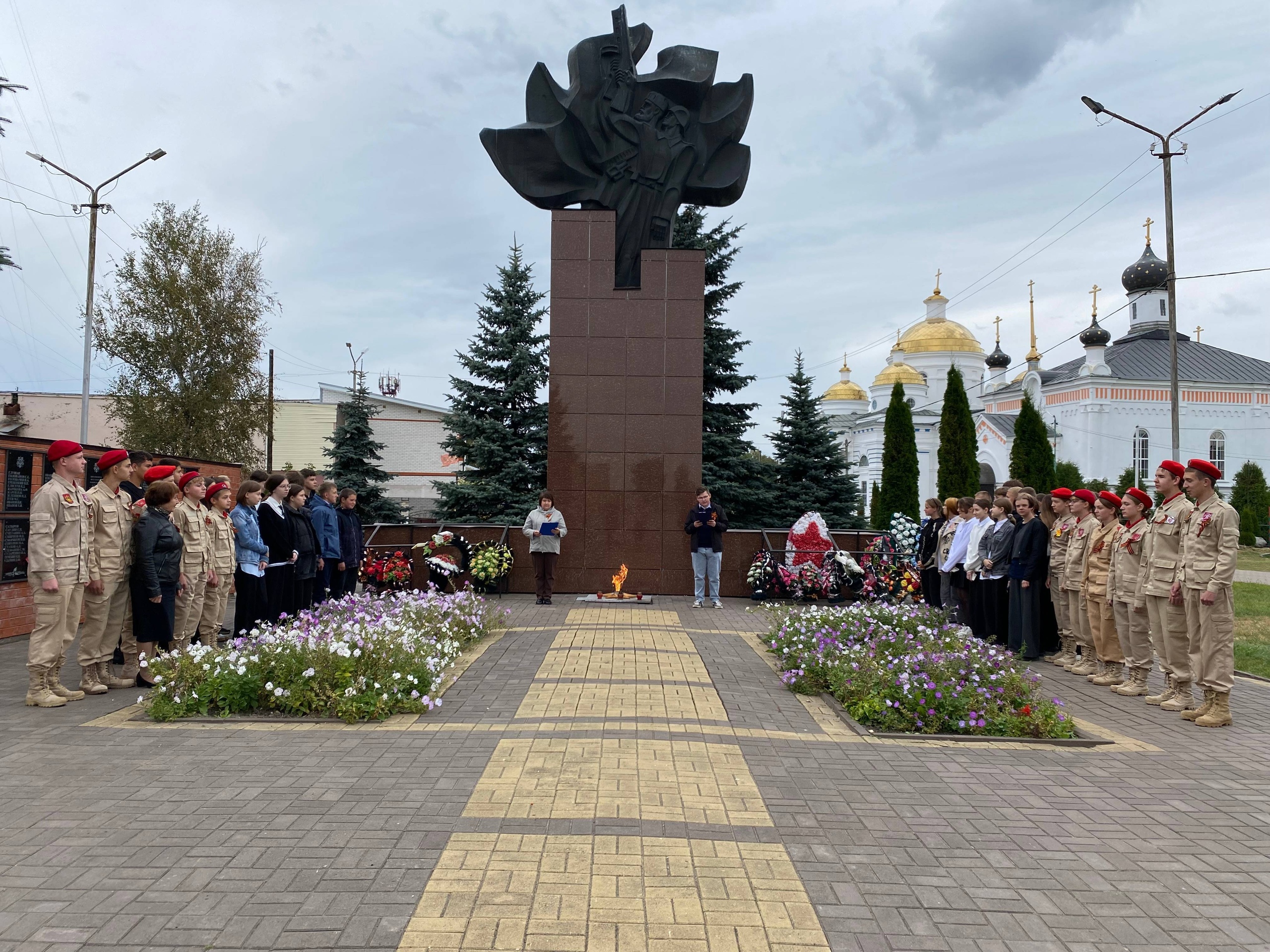 Руководители Мглинского района поздравляют с праздником