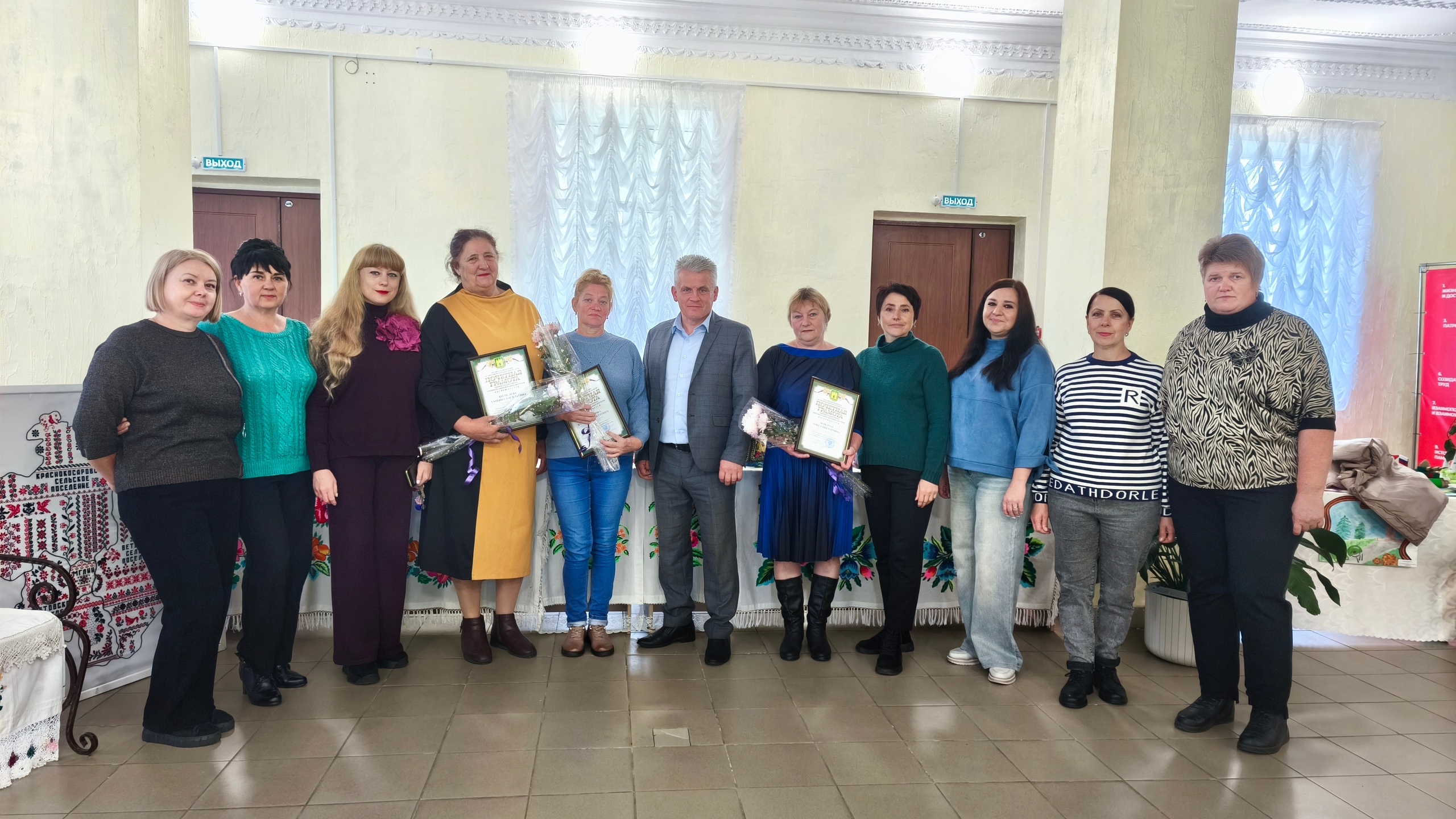 Мглинские работники культуры принимали поздравления