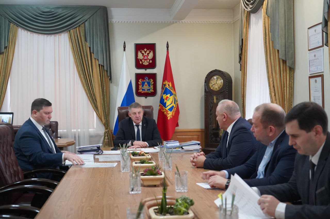 Губернатор Брянской области Александр Богомаз провел рабочую встречу с генеральным директором «Газпром межрегионгаз Брянск» Алексеем Киреенко