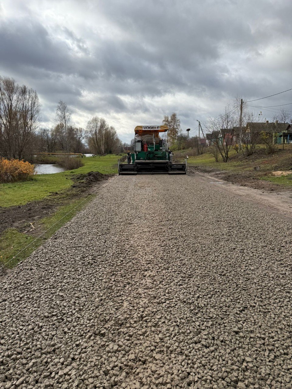 В селе Киваи Клинцовского района на Брянщине ремонтируют участок автодороги