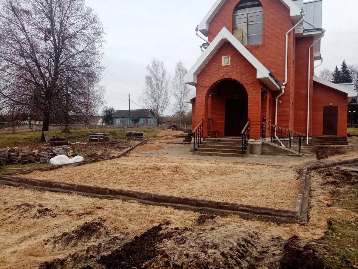 В Суземском районе на Брянщине строятся и благоустраиваются храмы