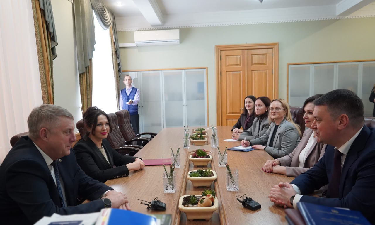 С рабочей поездкой в Брянске побывал председатель Социального фонда России  Сергей Чирков