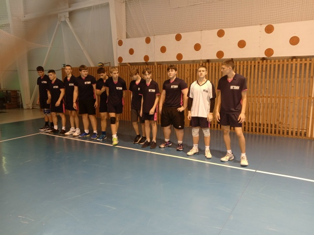 Мглинские волейболисты участвуют в первенстве Брянской области по волейболу среди юношей и девушек