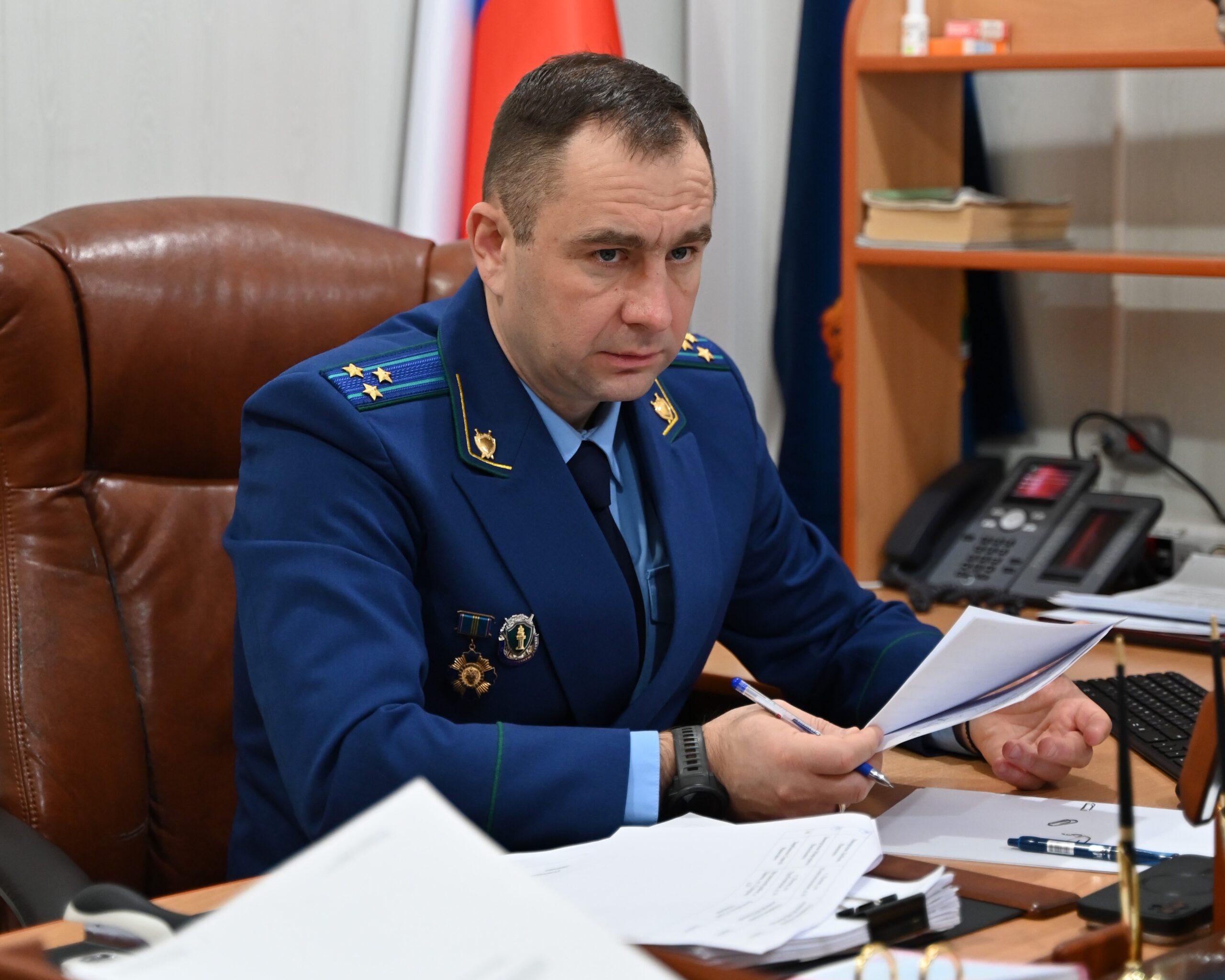 В Мглине выездной прием граждан провел прокурор Брянской области Владимир Мосин